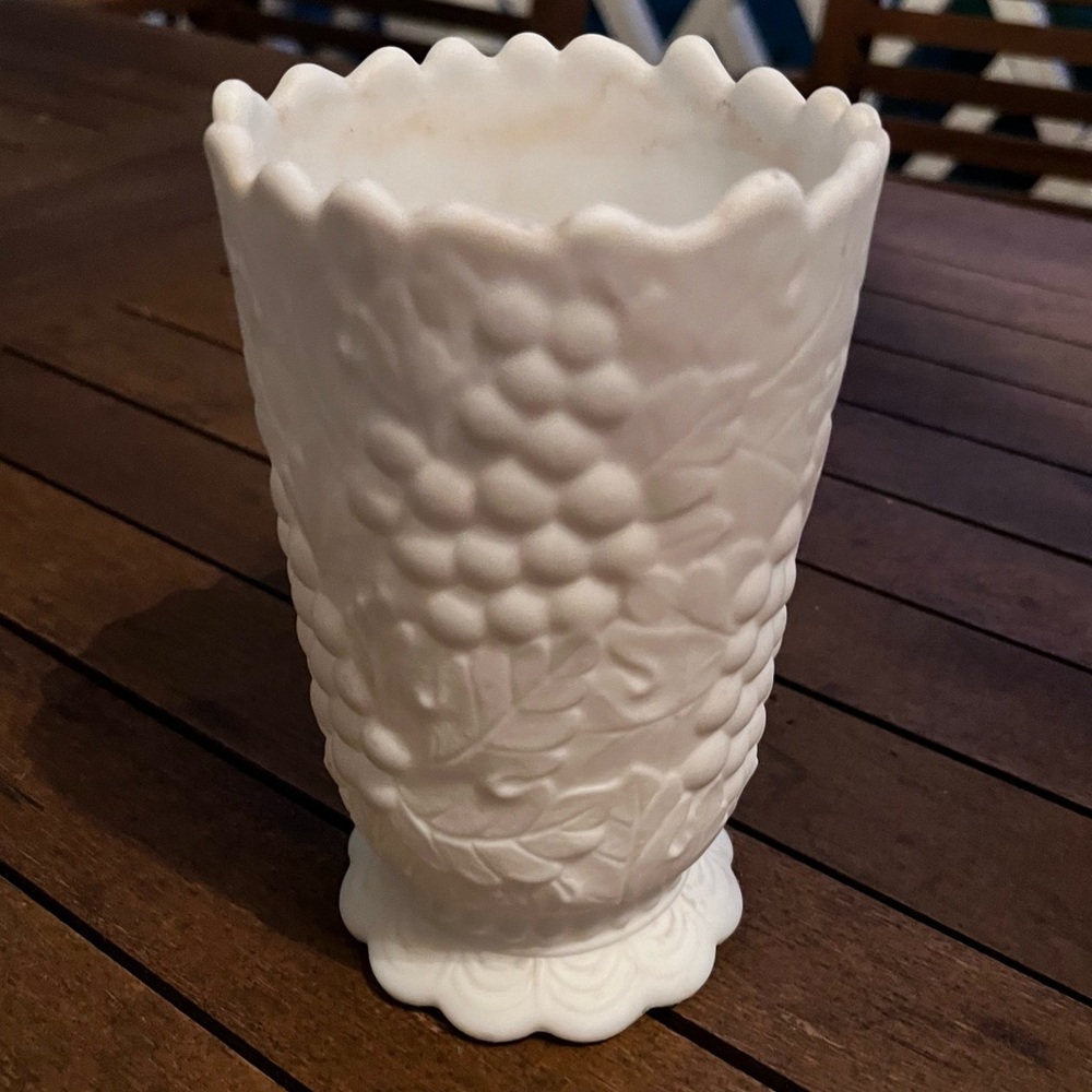 Beautiful Vintage Footed Imperial Glass Vase in the Grape Pattern